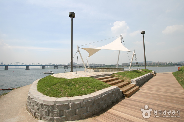 盘浦瑞来岛(반포 서래섬)