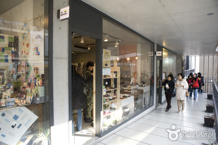 陶瓷 陶窑(仁寺洞)도자기 토요 (인사동)