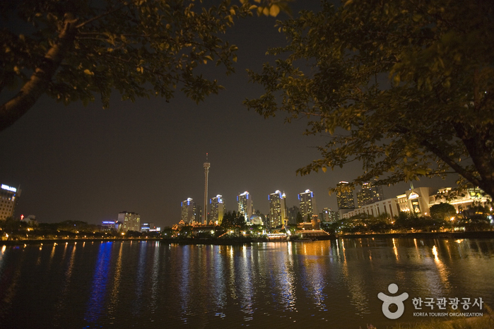 松坡渡口公园(石村湖水)(송파나루공원(석촌호수)) 松坡渡口公园(石村湖水)(송파나루공원(석촌호수))