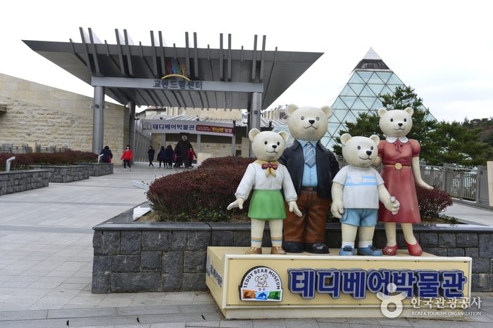 Gyeongju Teddy Bear Museum (테디베어뮤지엄 경주) Gyeongju Teddy Bear Museum (테디베어뮤지엄 경주)