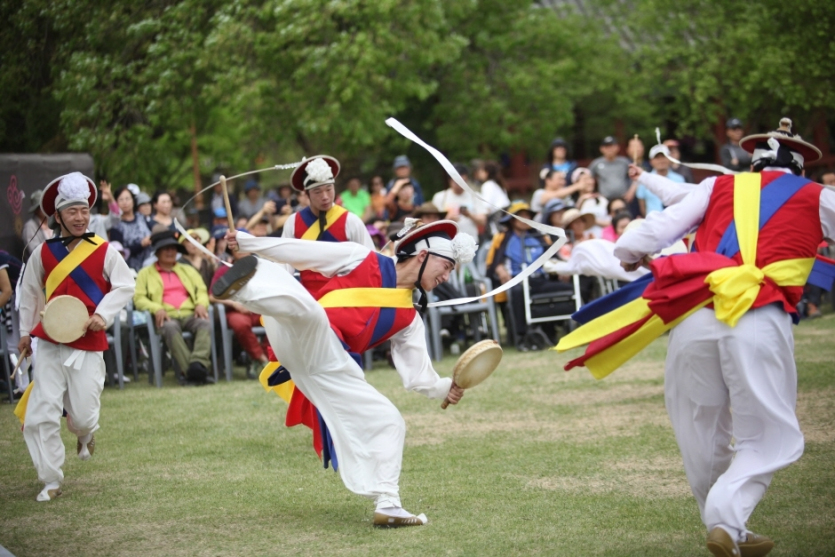 Namwon Chunhyang Festival (남원 춘향제)
