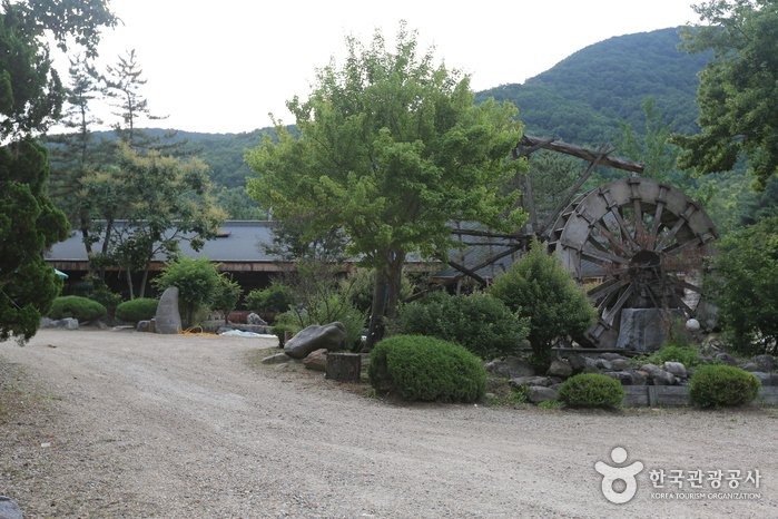 Songcheon Garden (송천가든)