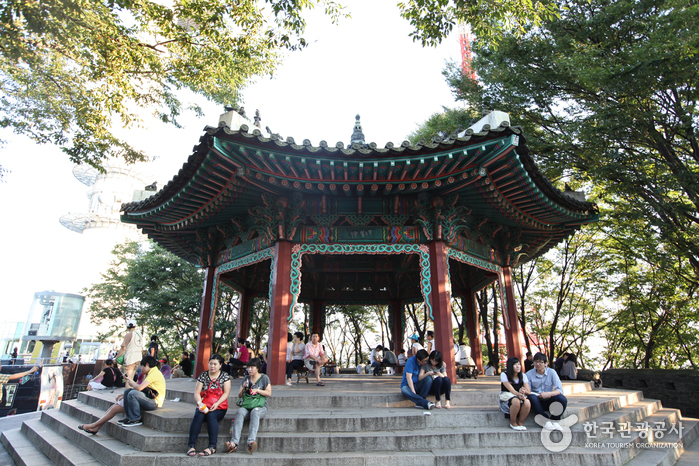 Le pavillon de Namsan - 남산 팔각정