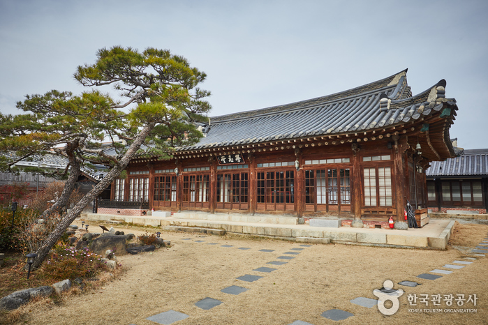 Hakindang [Korea Quality] / 학인당 [한국관광 품질인증]