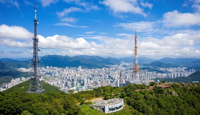 Mont Hwangnyeongsan (황령산)