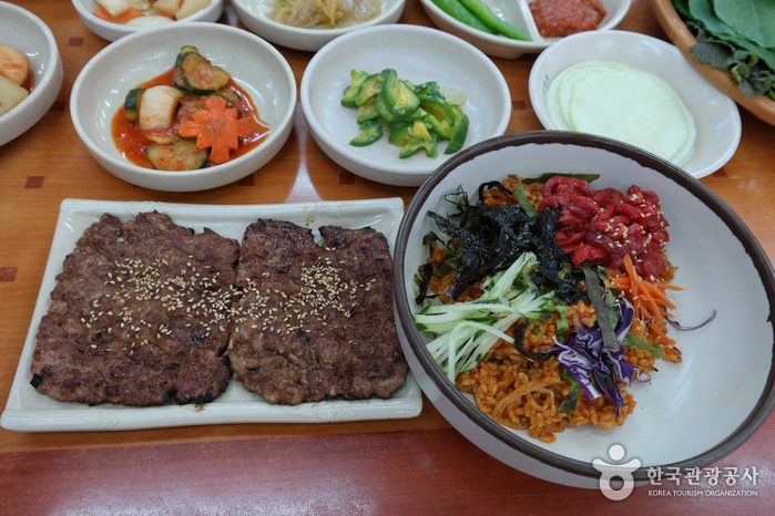 Songjeong Tteokgalbi - 1st branch (송정떡갈비 1호점)