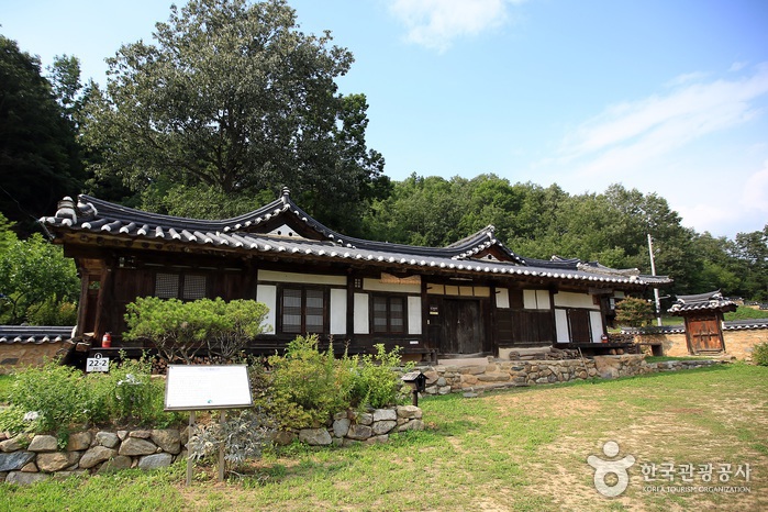 Maison Seobyeokgotaek (서벽고택)