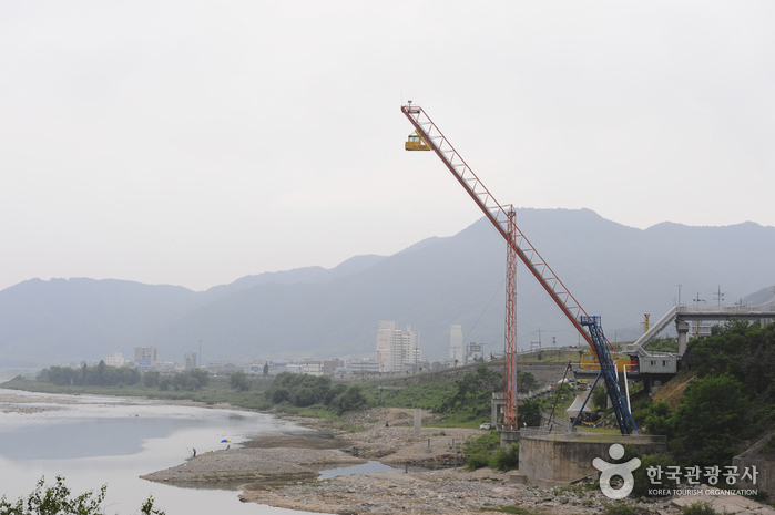 Saut à l'élastique en Rivière Naerincheon (엑스게임리조트(내린천 번지점프))