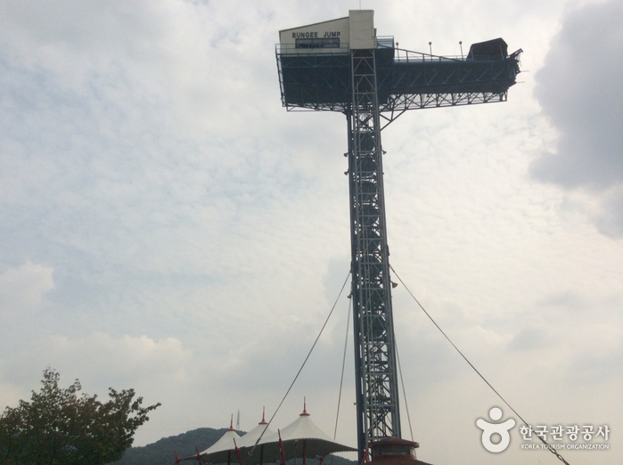 Saut à l’élastique au Parc Yuldong (율동공원번지점프)