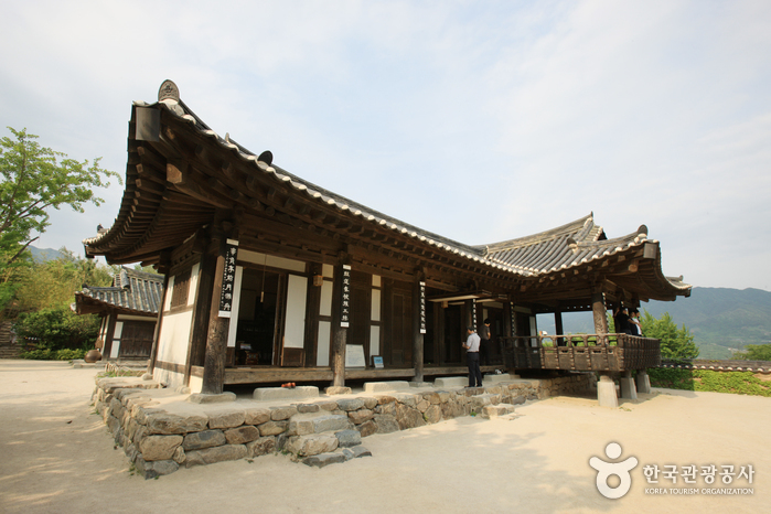 Choi Champandaek (최참판댁) Choi Champandaek (최참판댁)