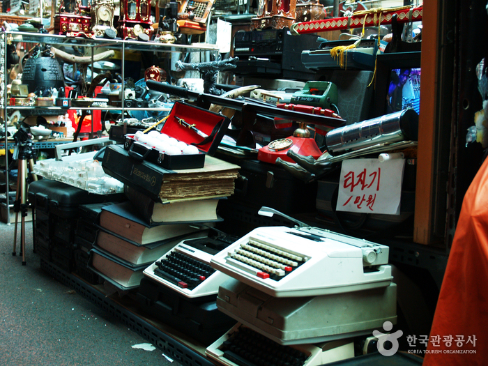 Seouler Volksflohmarkt (서울 풍물시장)