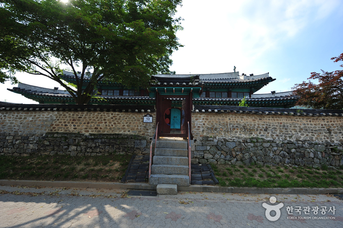 Anglikanische Kirche Ganghwa (대한성공회 강화성당) Anglikanische Kirche Ganghwa (대한성공회 강화성당)