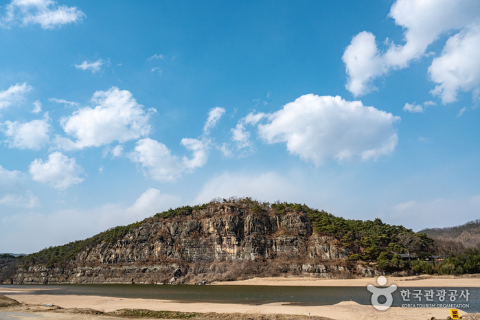 Felswand Buyongdae (부용대)