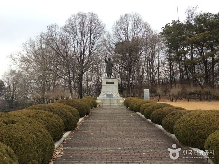 고당조만식선생동상