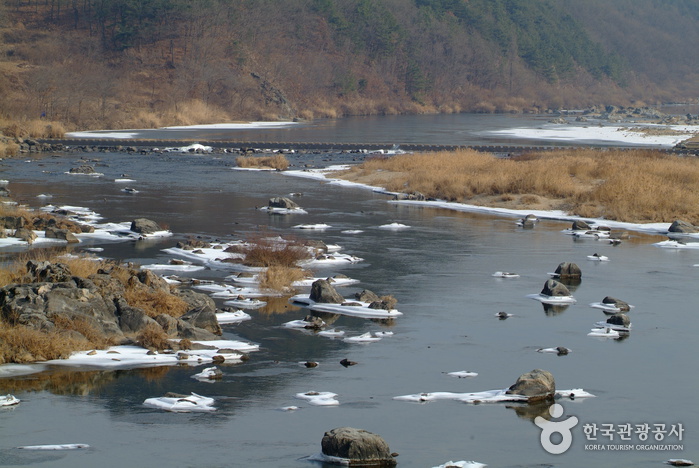 Río Seomgang (Complejo Recreativo del Río Seomgang) (섬강(섬강유원지))